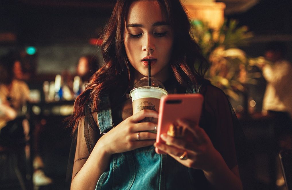 Girl using AI on phone